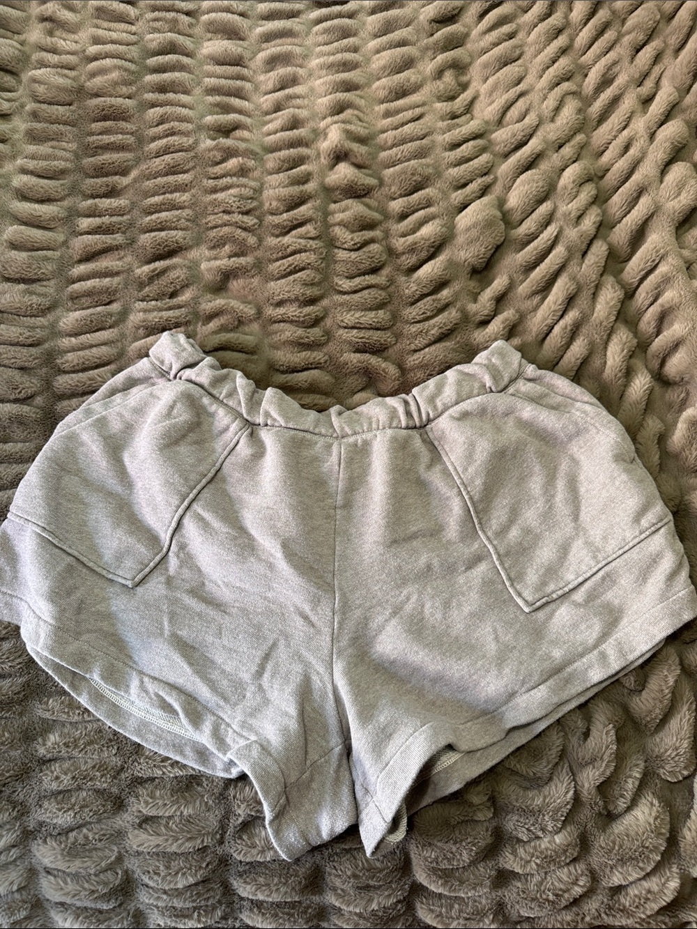 Aerie Elastic-Waist Women’s Shorts in Taupe